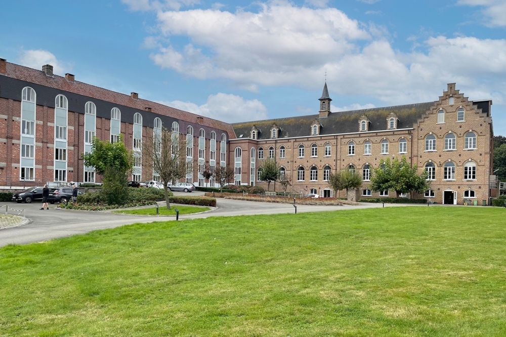 Sint-Lambertus buren gebouw 06