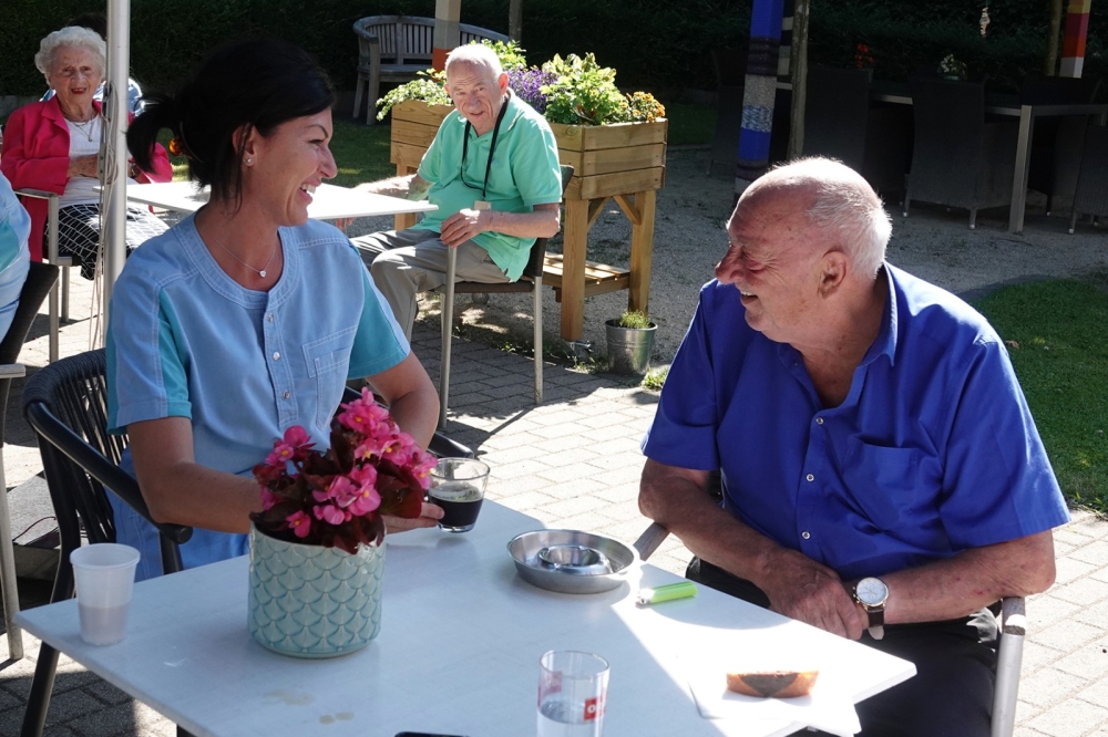 Oosterzonne tuin en terras 04