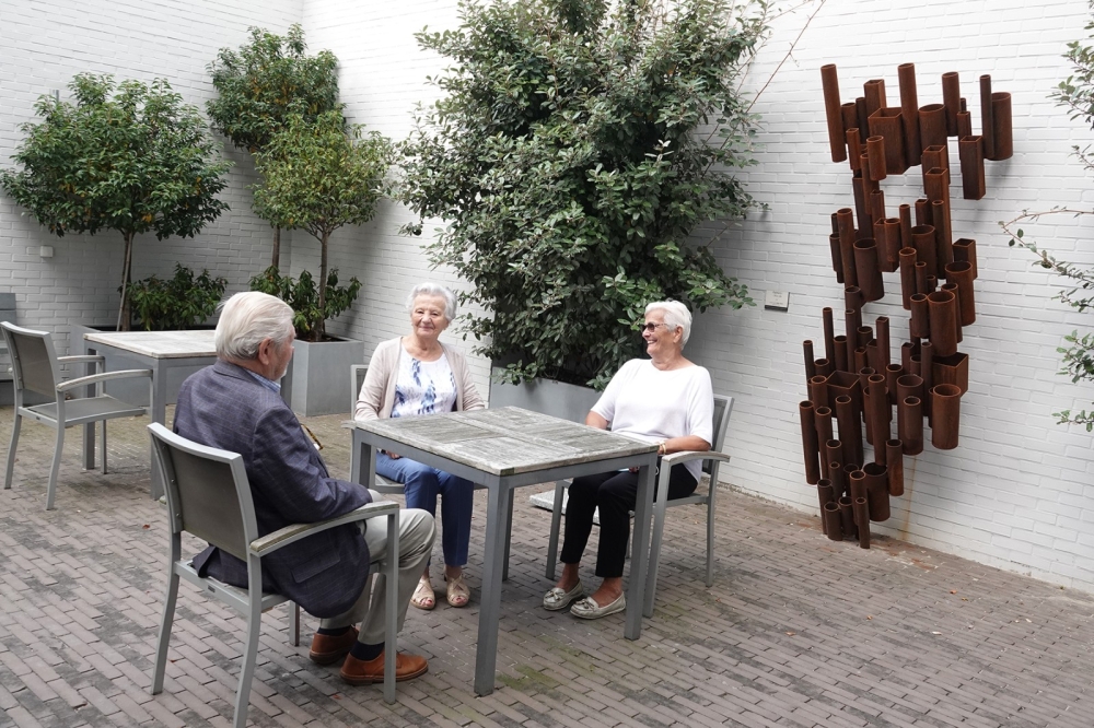 Senior Plaza binnenplaats 1