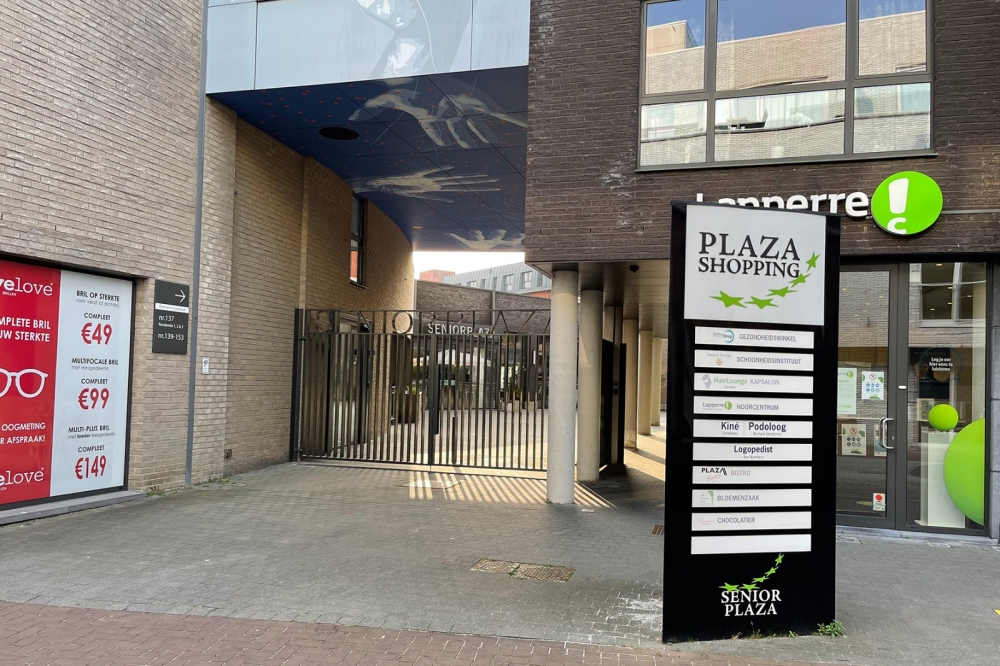 Senior Plaza buitenzijde 06